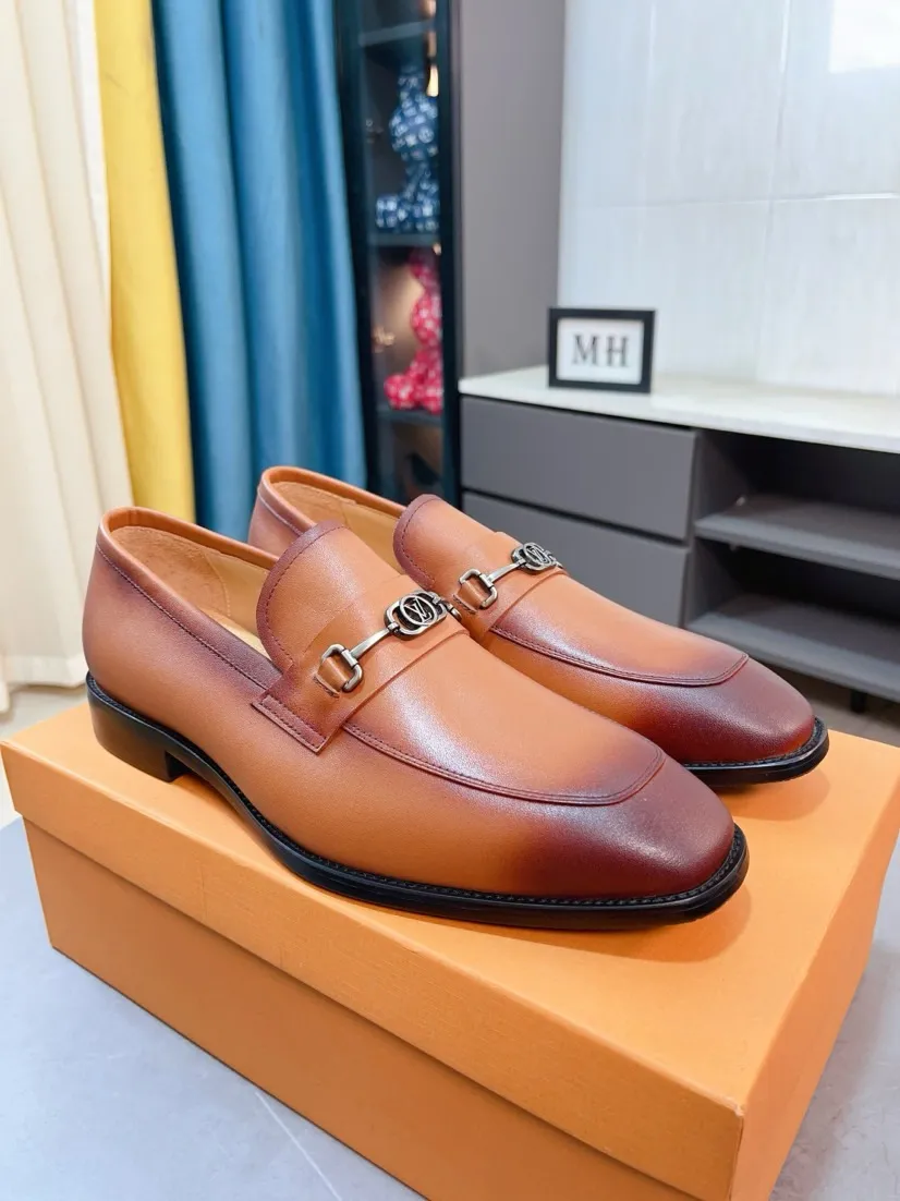 Men's men's shoes 💰500🌸🌸 [Louis Vuitton (LV)] High-end business formal leather shoes 🍀 luxurious and elegant style, both practicality and style, professional focus on details and quality, counter original 1⃣️: 1⃣️ ultra-accurate reproduction 👍🏻! Material: The upper is made of imported original calfskin➕imported Italian cowhide leather. Original anti-slip and wear-resistant outsole! Code number: 38--44 (45 customized)